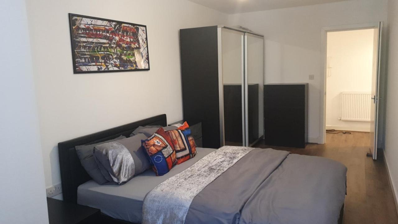 Double Room With Shared Bathroom London Eksteriør billede